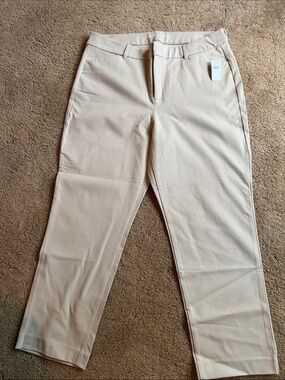 Old Navy High-Rise Pixie Pants in Beige